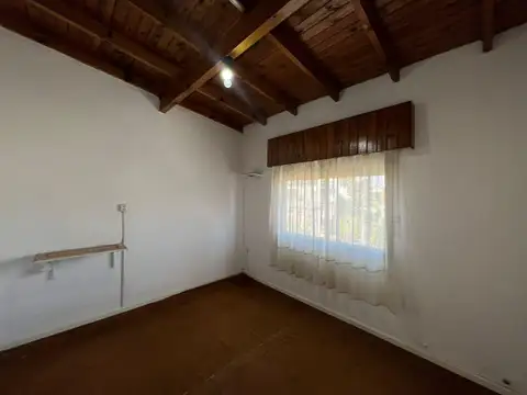 Casa en Alquiler en Ingeniero Adolfo Sourdeaux, $ 550.000