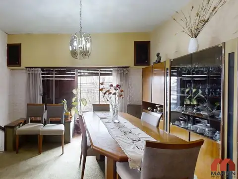 Casa 5 ambientes con 2 baños