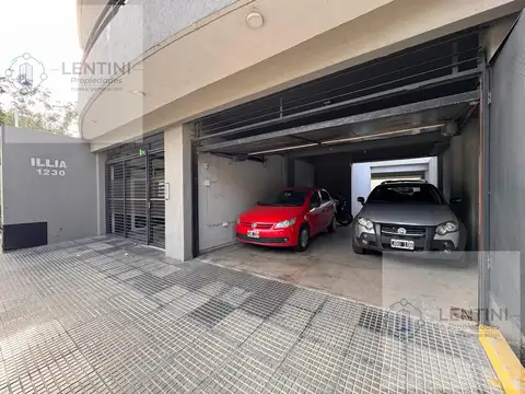 Cochera doble en venta independiente en Villa Bosch