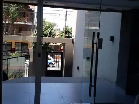EXCELENTE SEMIPISO DOS AMBIENTES  A EXTRENAR BERNAL CENTRO 7° PISO