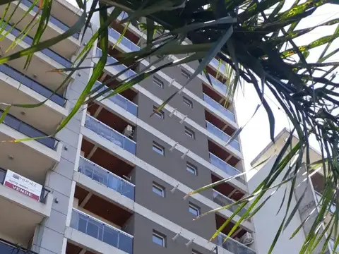 EXCELENTE SEMIPISO DOS AMBIENTES  A EXTRENAR BERNAL CENTRO 7° PISO