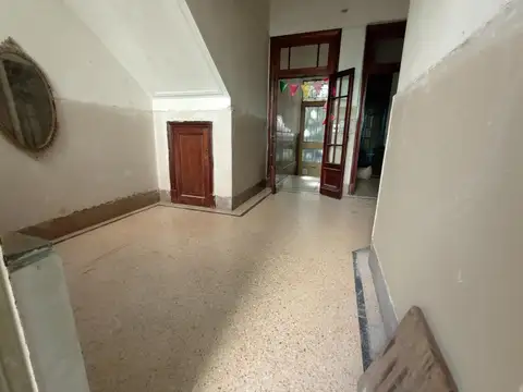 Depto Tipo Casa en Alquiler 80 años