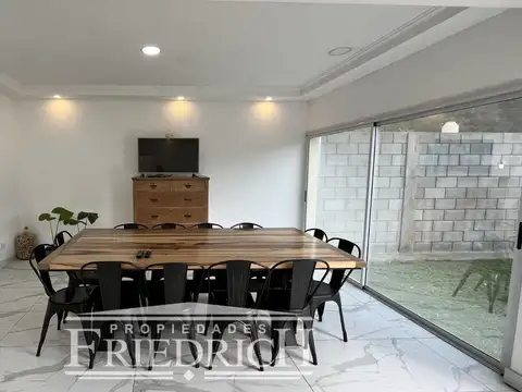 Casa 3 ambientes con 2 baños