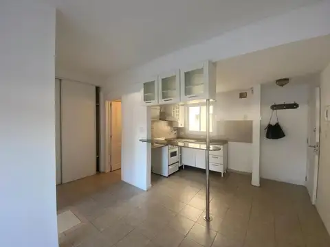 Brandsen 1100, Piso 1