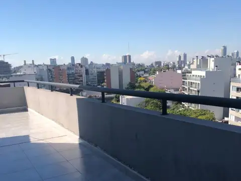 HERMOSO AMBIENTE CON BALCÓN FRENTE Y AMENITIES