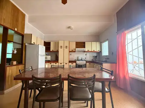 VENTA CASA PLANTA BAJA 2 DORMITORIOS PATIO Y COCHERA- BARRIO PARQUE  CASADO