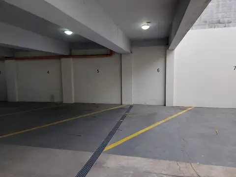 COCHERA CUBIERTA FIJA - DESAGUADERO Y AV. BEIRO - PORTON AUTOMATICO - VILLA DEVOTO - VENTA