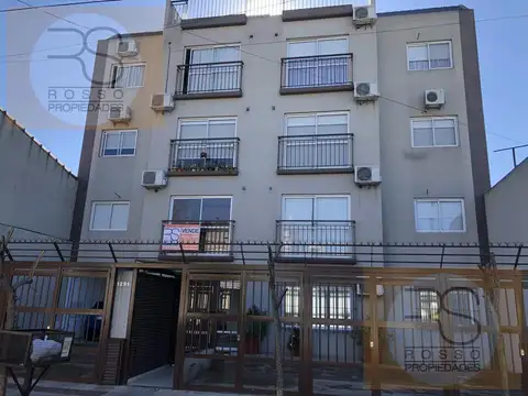 Departamento 2 Ambientes con Patio en Alquiler - Villa Sarmiento