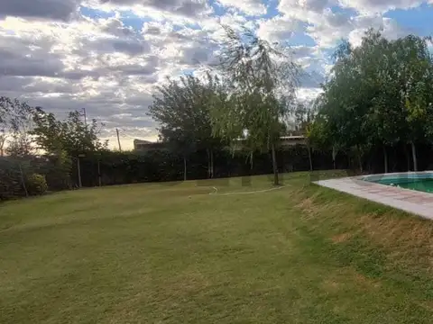 Buenos Vecinos 6900