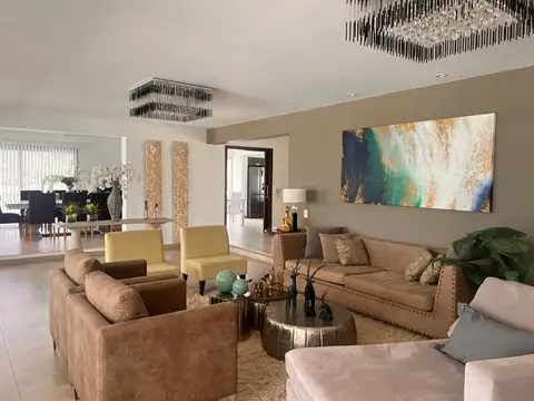 Casa Monoambiente con 4 baños