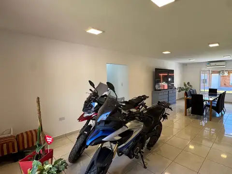 Casa 7 ambientes con 3 baños