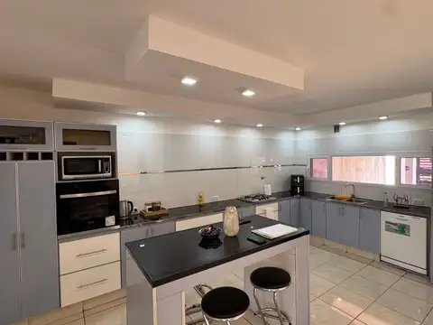 Venta Casa frente a espacio verde FLOREAL PLOTTIER