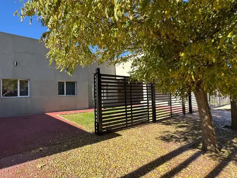Venta Casa frente a espacio verde FLOREAL PLOTTIER
