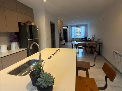 Casa 4 ambientes con 3 baños