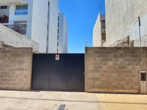 Lote en venta 341 m² para edificio PB + 5 (FOT 3), demolido, Alta Córdoba
