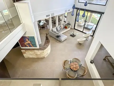 Casa unica, moderna y con diseñoo en venta en San Jorge Village. Lote amplio, luminosa