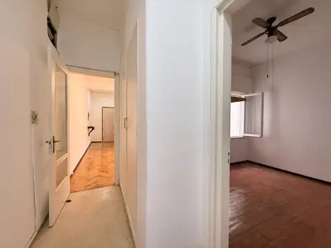 Se vende apto de 2 dormitorios y patios Barrio Sur