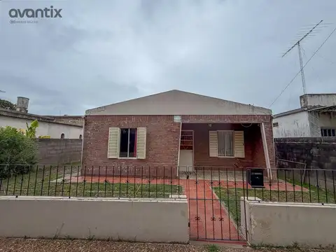 Casa de 2 habitaciones con patio en barrio Italia