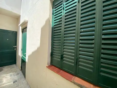 Casa 8 ambientes con 3 baños