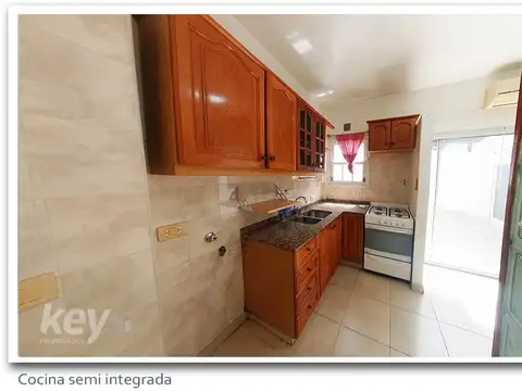 Depto Tipo Casa en Alquiler con 1 cocheras