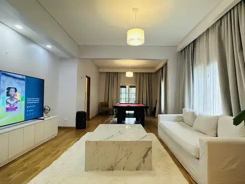 Casa 6 ambientes con 5 baños