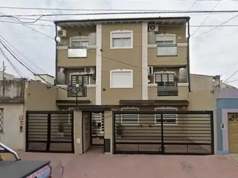 Departamento 2 Ambientes + Altillo - Al Frente Con Balcon