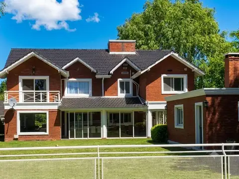 Hermosa casa de 6 ambientes.