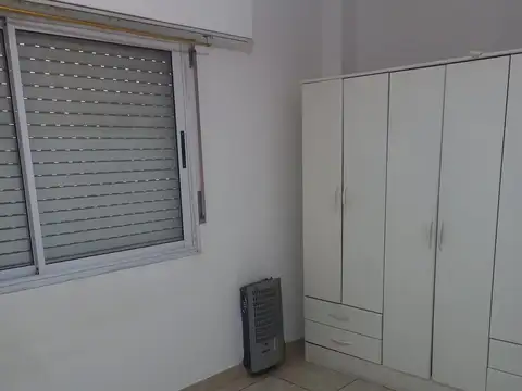 Excelente departamento 2 ambientes a pocas cuadras del centro comercial de Morón lado sur