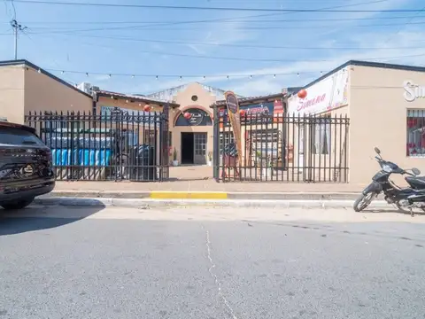 Local en Venta en San José del Rincón, USD 600.000