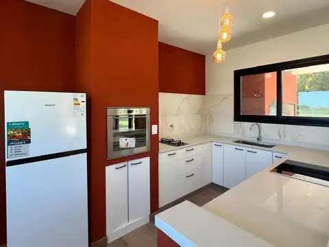 Casa 7 ambientes con 3 baños