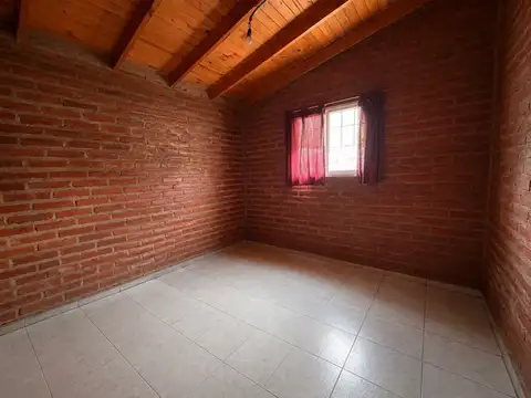 CASA EN VENTA CON VISTAS ÚNICAS EN QUEBRACHO LADEADO