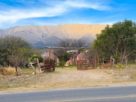 CASA EN VENTA CON VISTAS ÚNICAS EN QUEBRACHO LADEADO