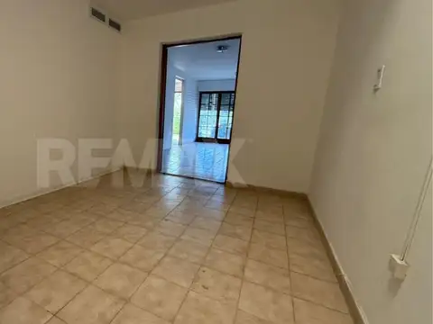 Casa 7 ambientes con 2 baños