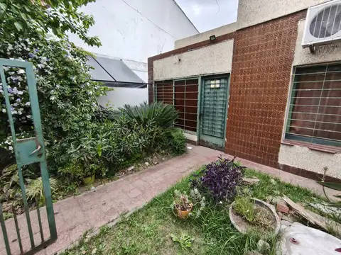 Terreno en Venta en Villa Luzuriaga, USD 105.000