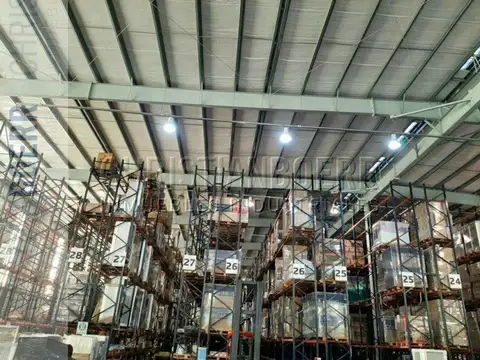 PARQUE IND CAMPANA - 5.100M LOGISTICOS - 4 DOCKS DE CARGA -