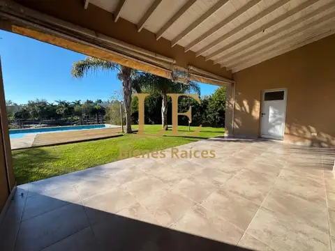 Casa en Alquiler con 6 cocheras