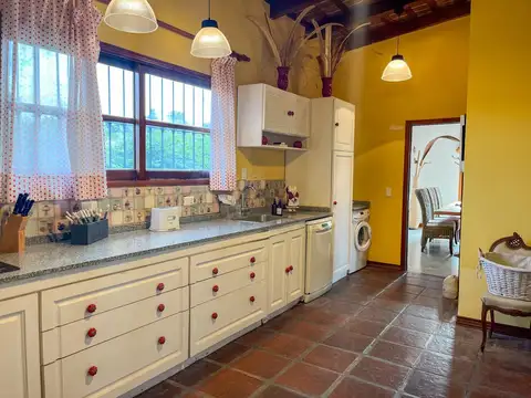 Casa de 3 dormitorios en Barrio Abadía de Victoria