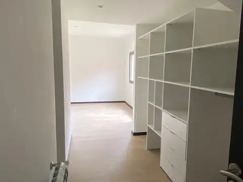 Casa en Venta en La Peregrina, USD 297.000