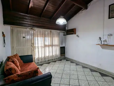 Casa en Venta en Rafael Calzada, USD 120.000