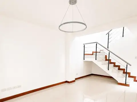 Casa en Alquiler de 3 dormitorios
