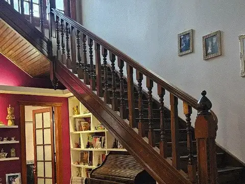 CASA SOÑADA DE 5 AMBIENTES  C/DEP, JARDIN,TERRAZA Y GARAGE 2