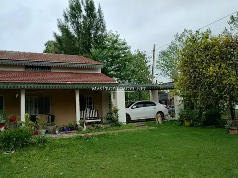 Casa 4 ambientes con 2 baños