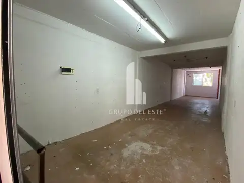 Galpon en Alquiler 3  mts Frente