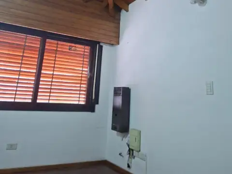 HERMOSA CASA EN CASTELAR