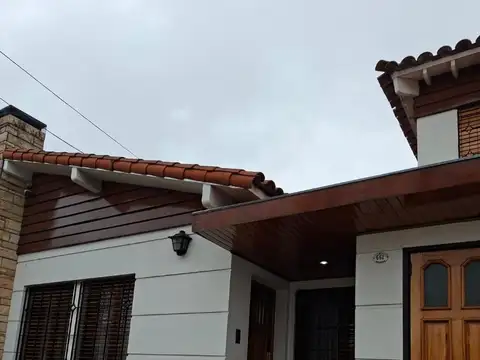 HERMOSA CASA EN CASTELAR