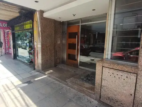 Brown 600, Piso 1