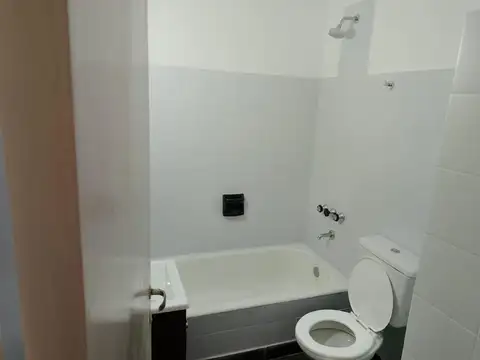 1 AMB COCINA SEPARADA Y PATIO EN EXCELENTE ESTADO A NUEVO