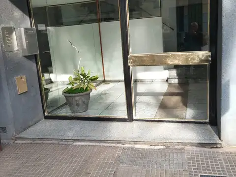 2 AMBIENTES AL FRENTE CON BALCON CORRIDO, A 1 CUADRA DE ESTACION DE SUBTE Y DE JARDIN BOTANICO