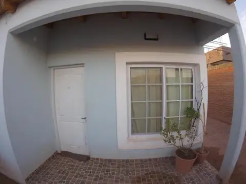 Alquilo casa en Rincón de los Sauces