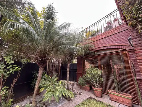 Casa 7 ambientes con 4 baños